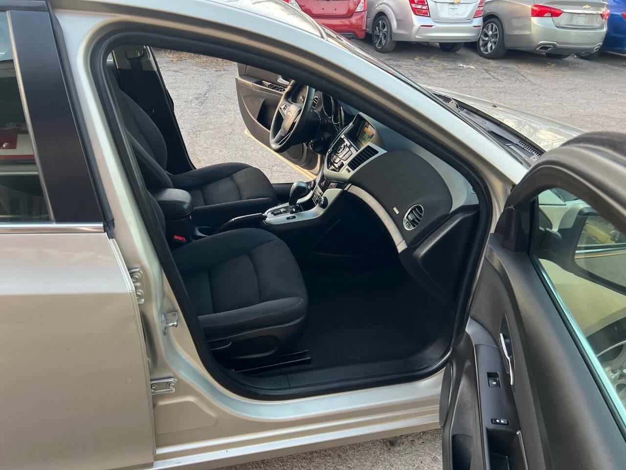 Used 2016 Chevrolet Cruze LT image 17