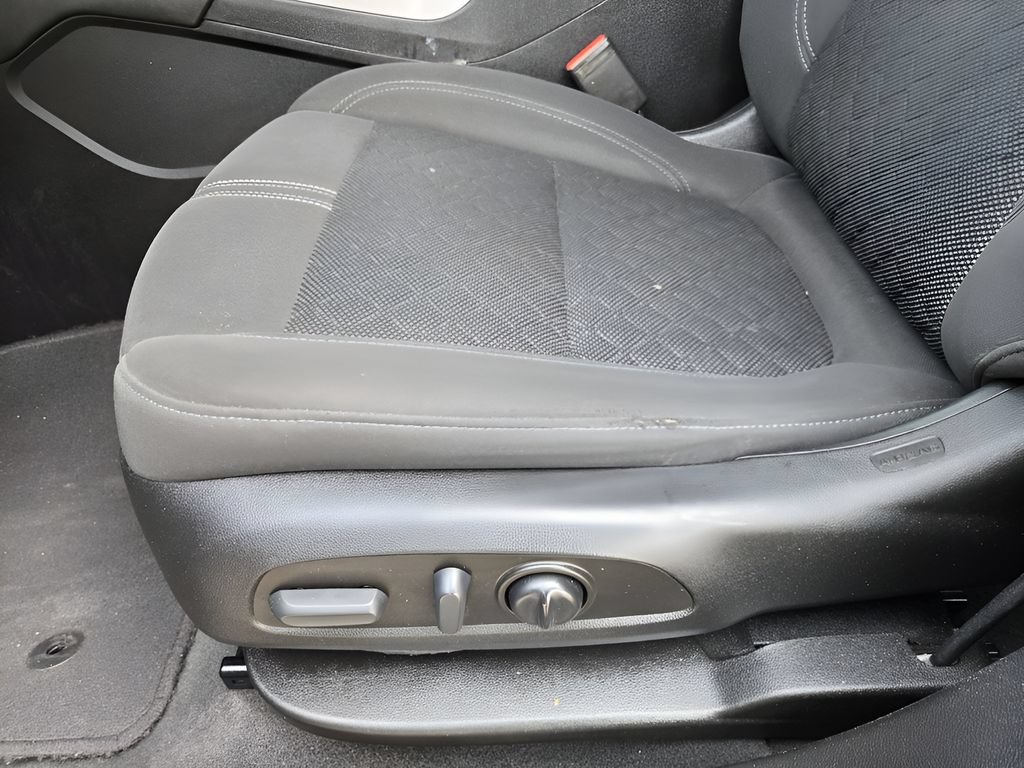 Used 2021 Chevrolet Blazer LT FWD image 20