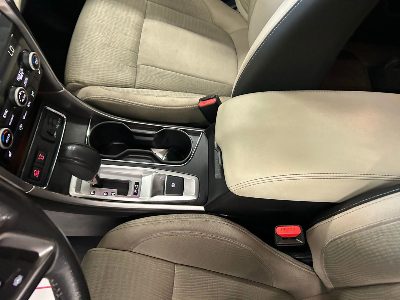 Used 2022 Subaru Ascent Premium w/ Convenience Package AWD/4WD image 17