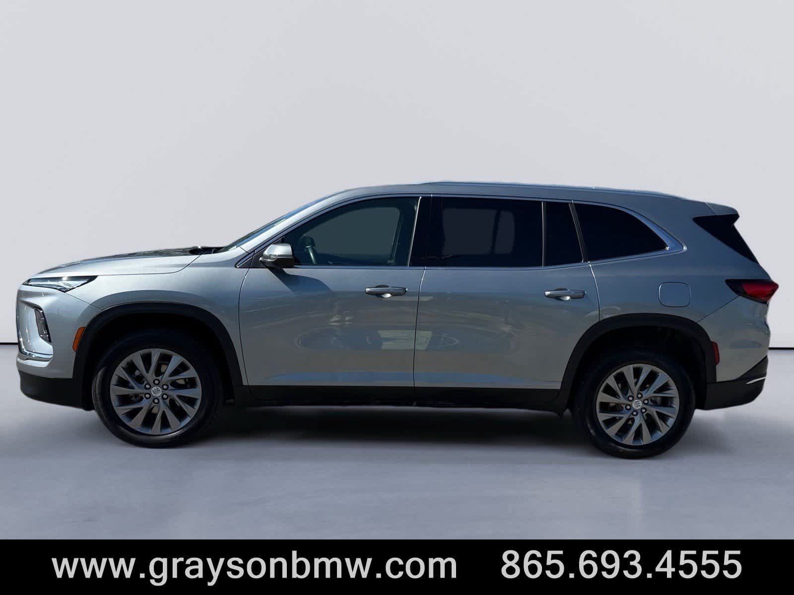 Used 2025 Buick Enclave Preferred AWD/4WD image 6