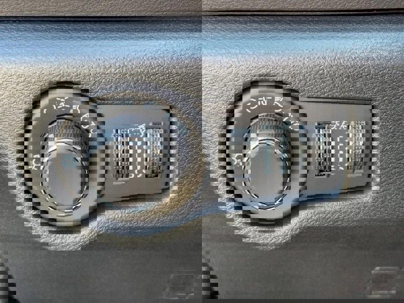 New 2026 Chrysler Voyager LX image 12