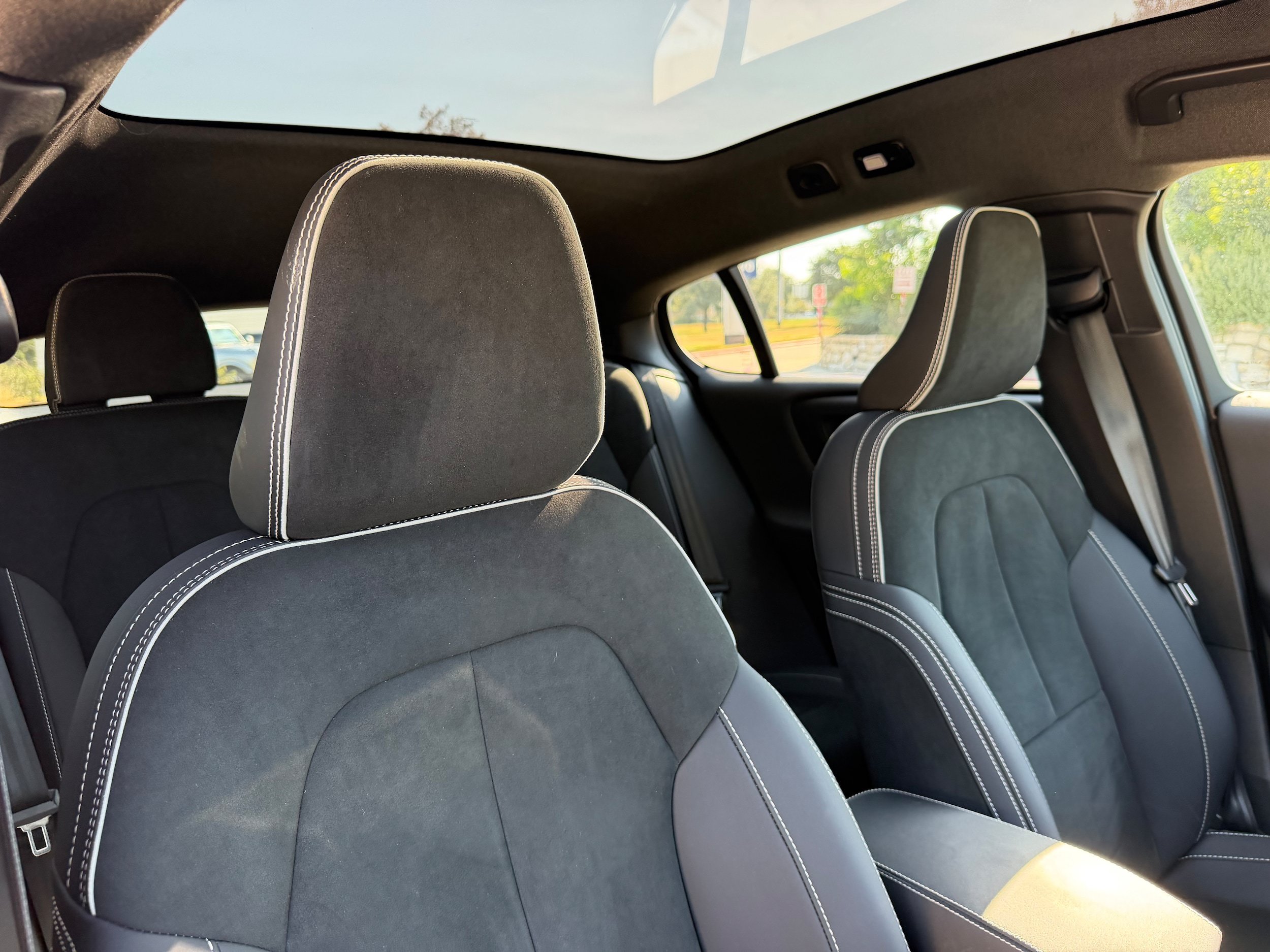 Certified 2023 Volvo C40 P8 Recharge Ultimate AWD/4WD image 9