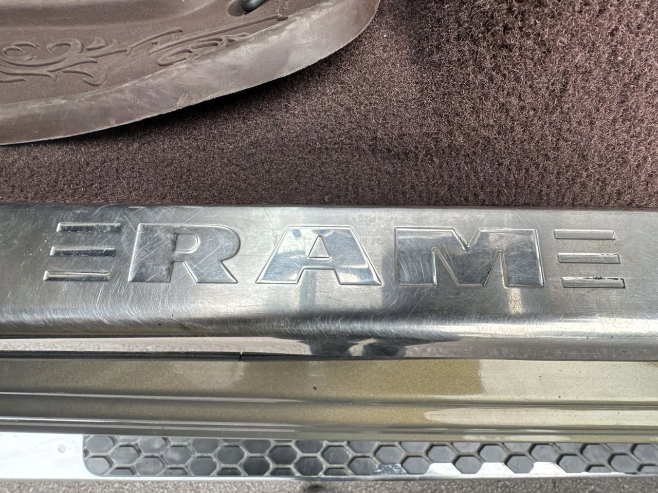 Used 2014 RAM 2500 Longhorn w/ Convenience Group image 15