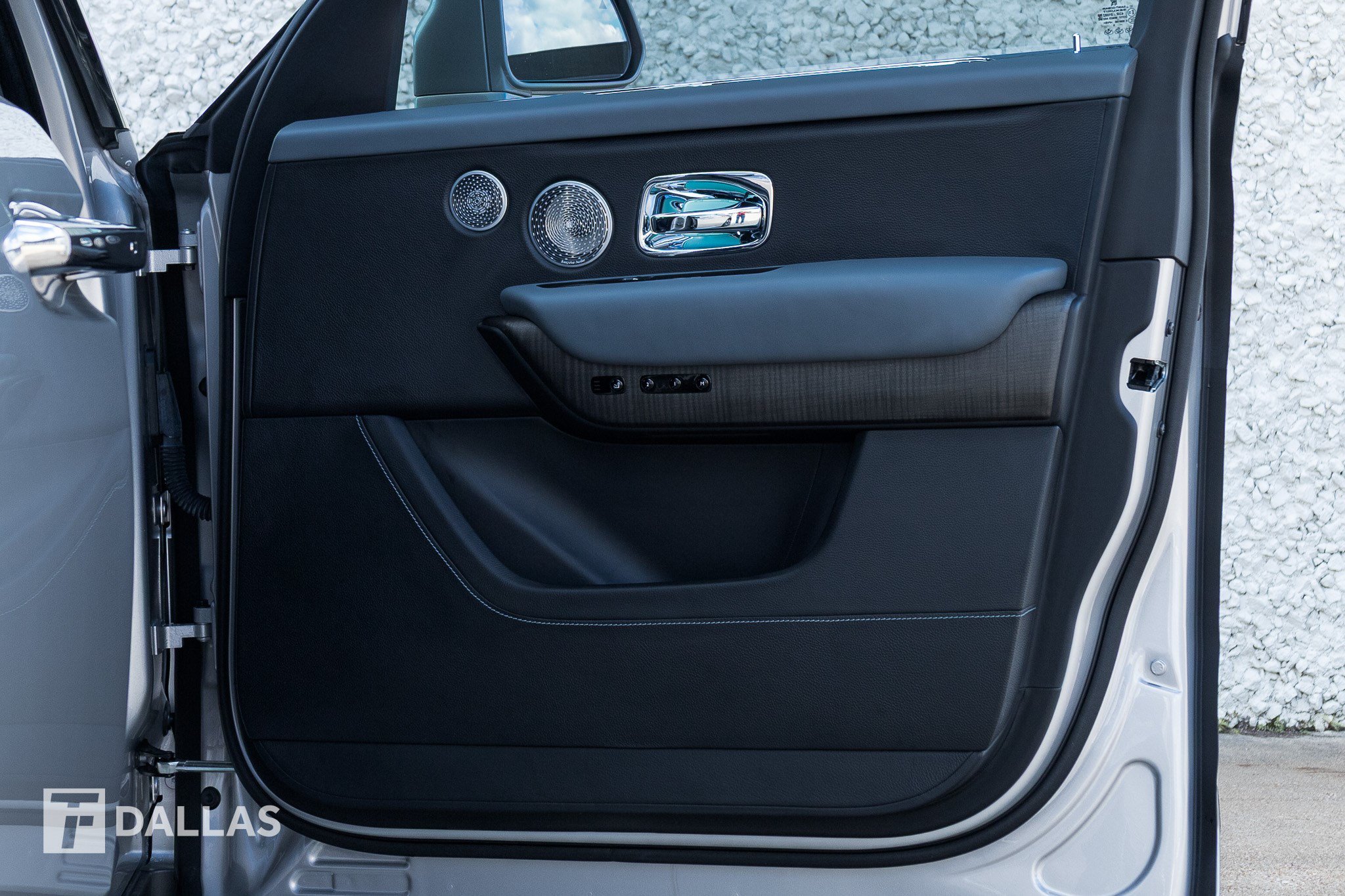 Used 2020 Rolls-Royce Cullinan AWD/4WD image 38