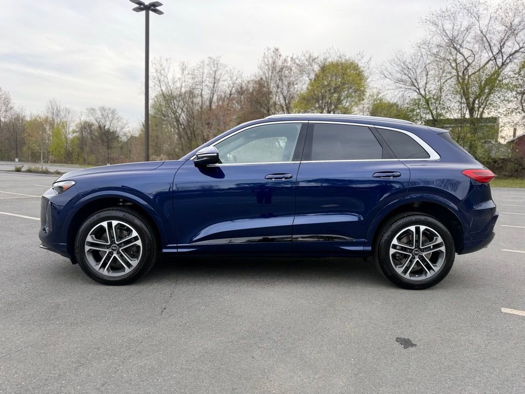 Used 2025 Audi Q5 Premium w/ Convenience Package AWD/4WD image 3