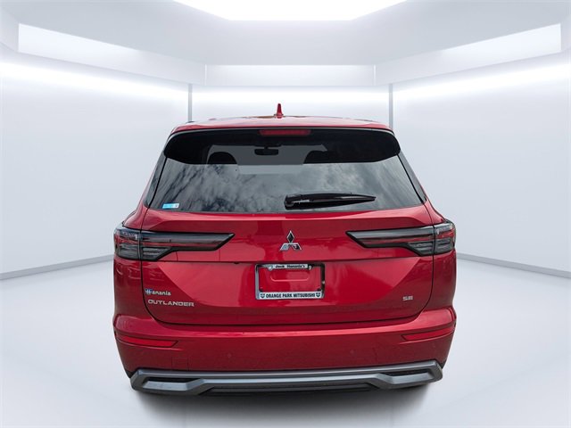 New 2025 Mitsubishi Outlander SE image 4