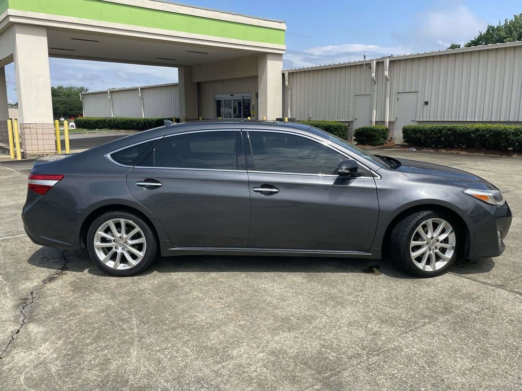 Used 2013 Toyota Avalon Limited FWD image 2
