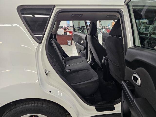 Used 2014 Kia Soul FWD image 31