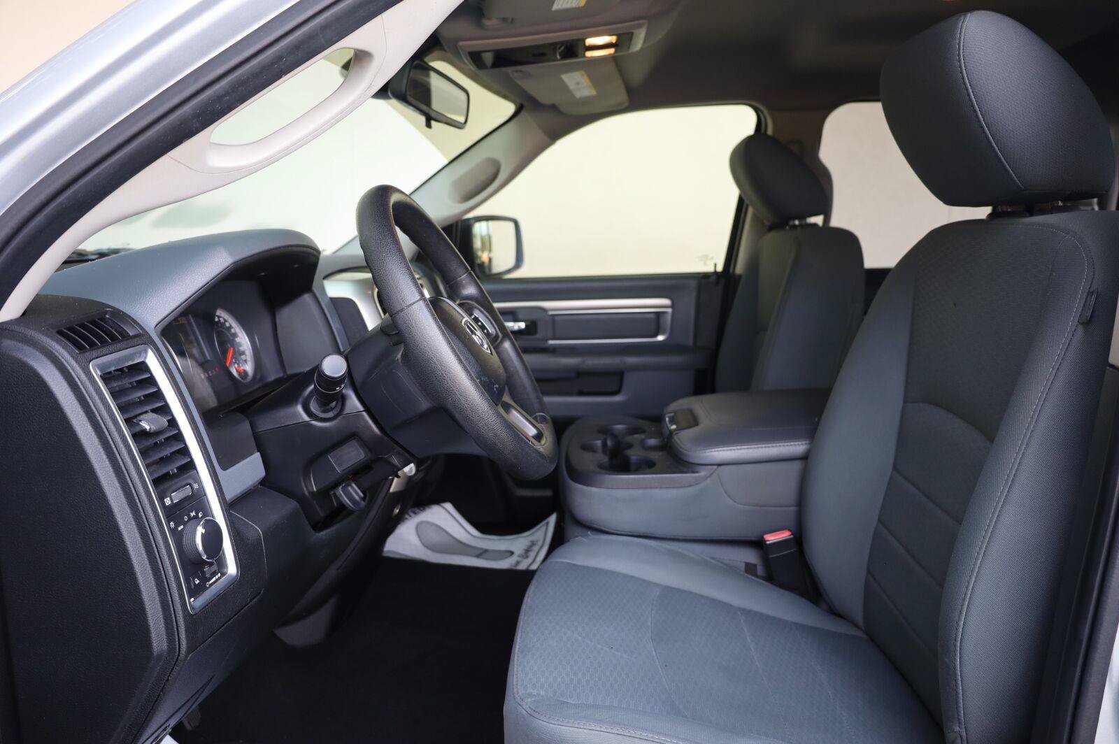 Used 2015 RAM 1500 Classic SLT RWD image 16