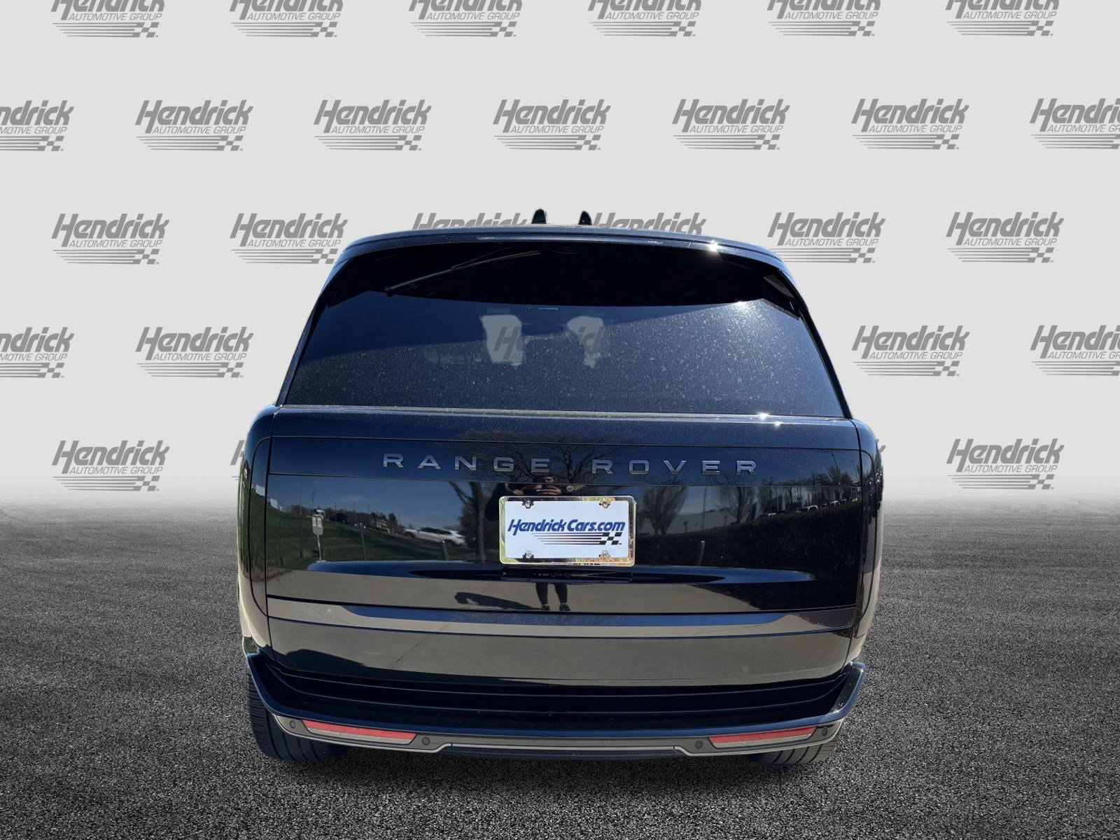 Used 2025 Land Rover Range Rover SE AWD/4WD image 9