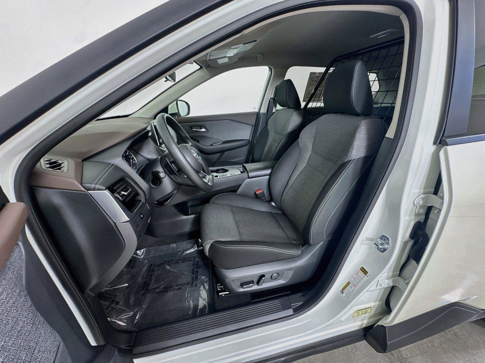 Used 2022 Nissan Rogue SV FWD image 19