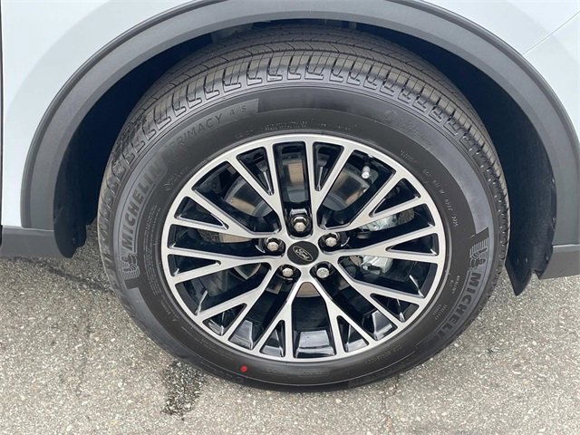 New 2025 Ford Escape SE w/ PHEV Premium Package image 32