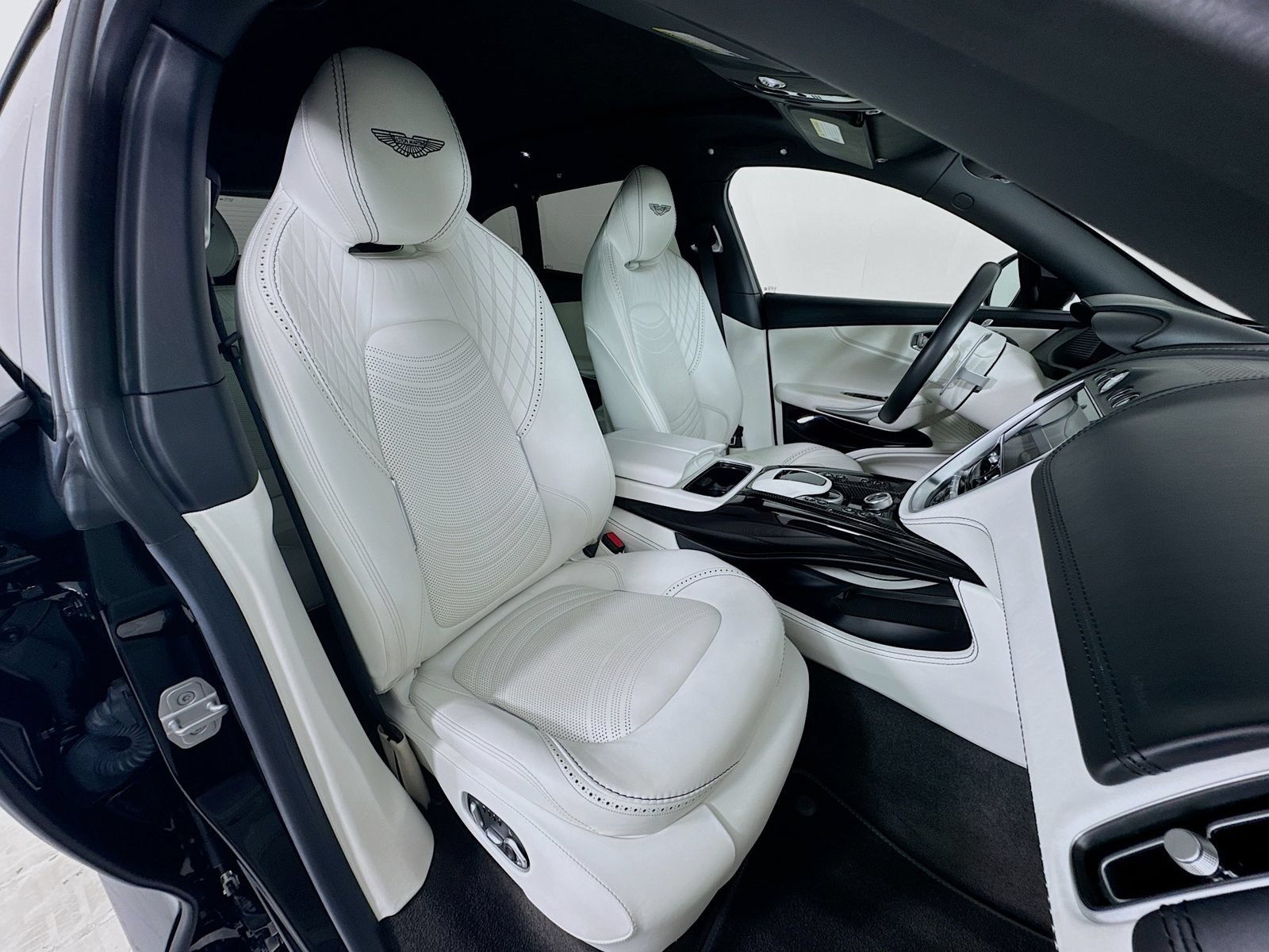 Used 2023 Aston Martin DBX 707 AWD/4WD image 26