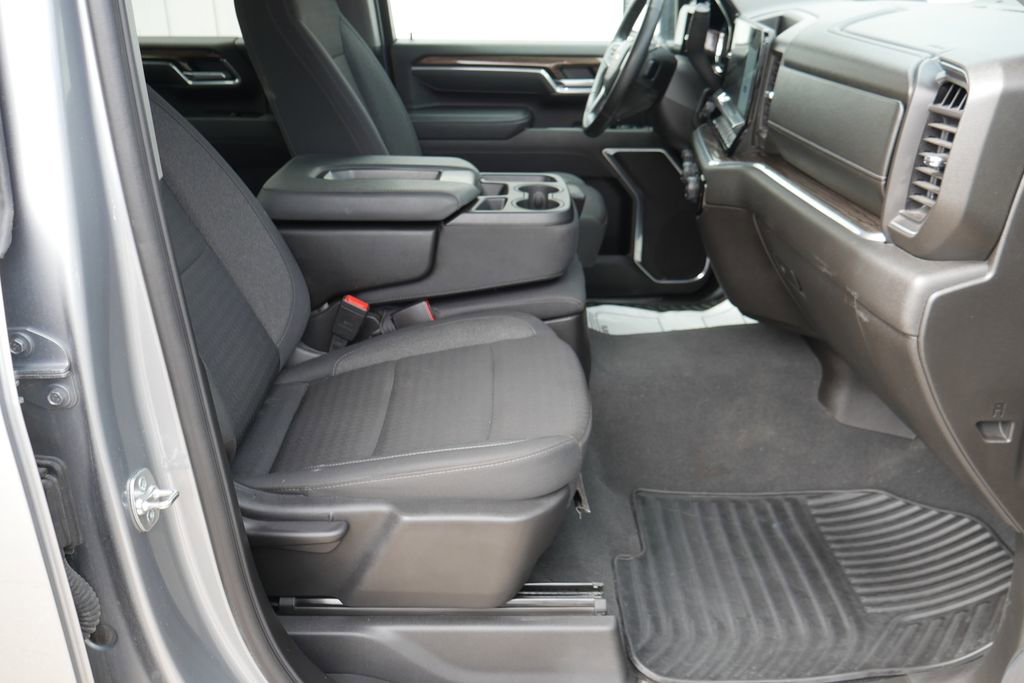 Used 2025 Chevrolet Silverado 2500 LT w/ Convenience Package image 21