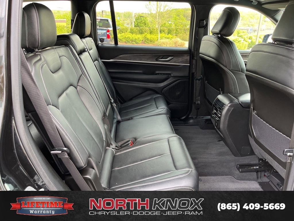 Used 2025 Jeep Grand Cherokee L Limited image 23
