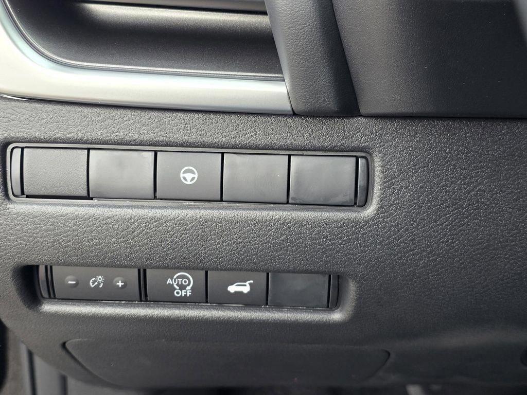 New 2026 Nissan Rogue SV w/ Cold Weather Package AWD/4WD image 20
