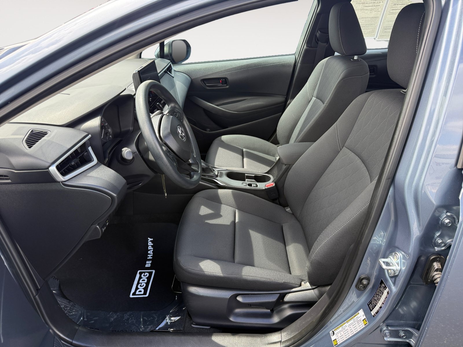 Used 2025 Toyota Corolla LE FWD image 10