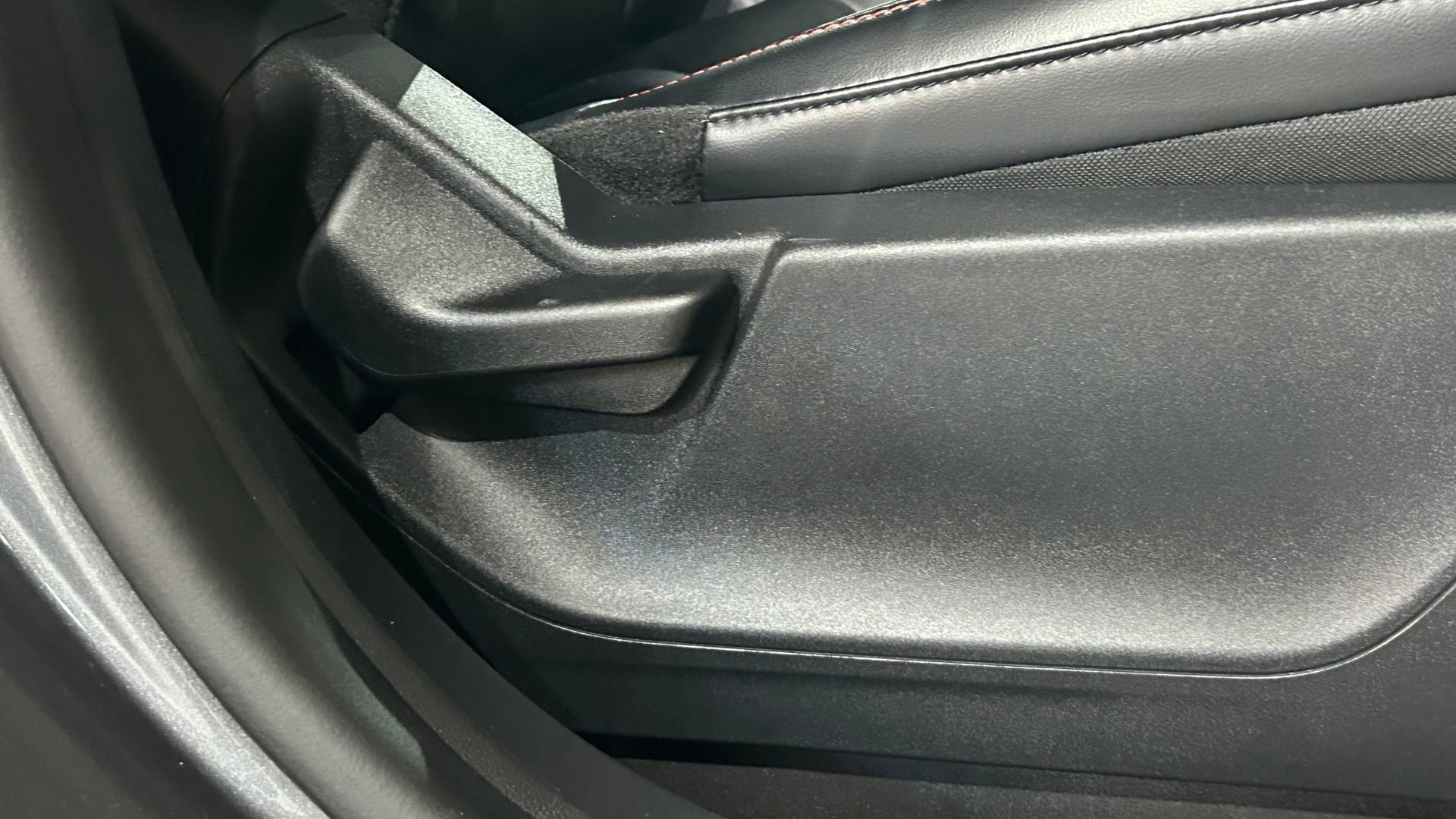 Used 2025 Ford Escape ST-Line AWD/4WD image 46