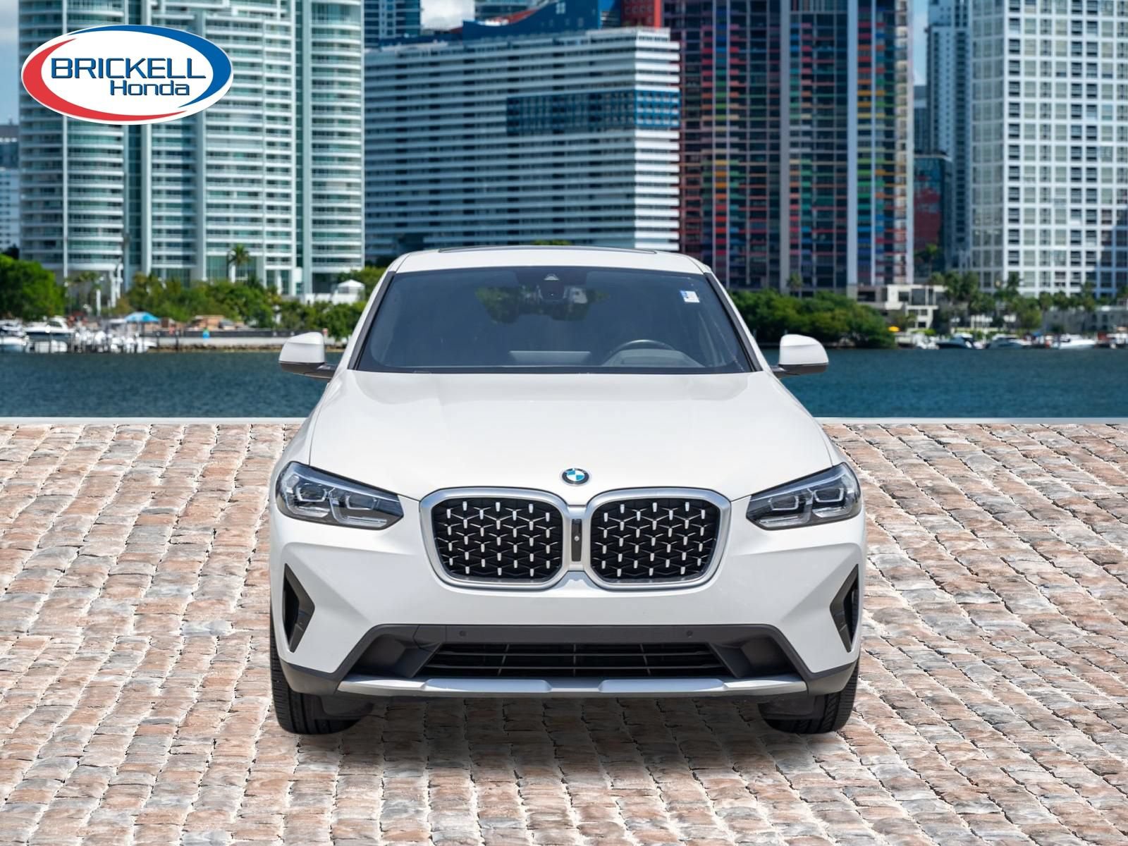 Used 2025 BMW X4 xDrive30i AWD/4WD image 3
