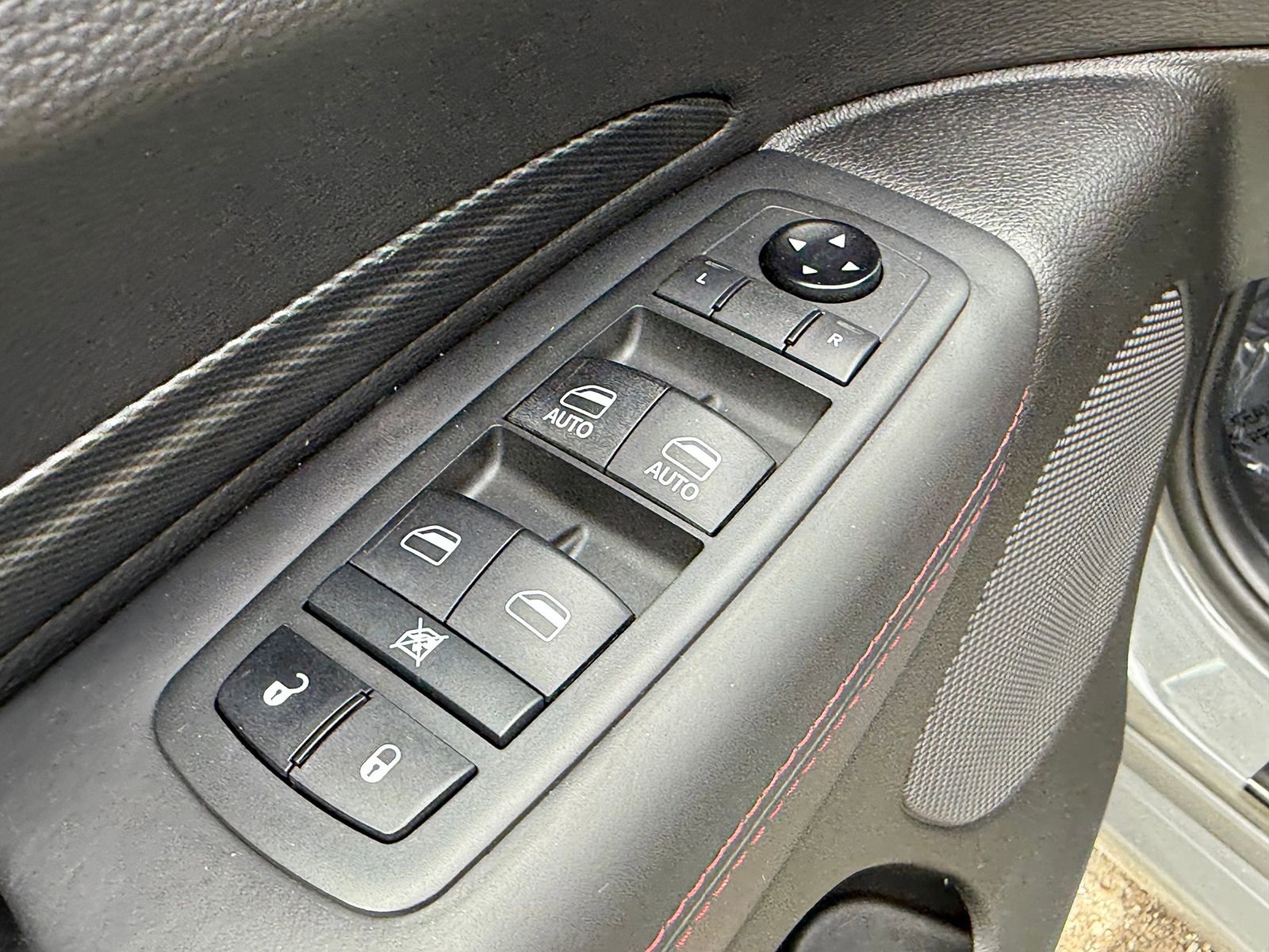 Used 2021 Dodge Durango R/T w/ Blacktop Package AWD/4WD image 16
