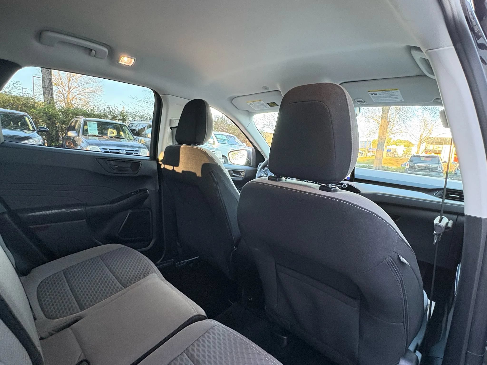 Used 2022 Ford Escape SE FWD image 14
