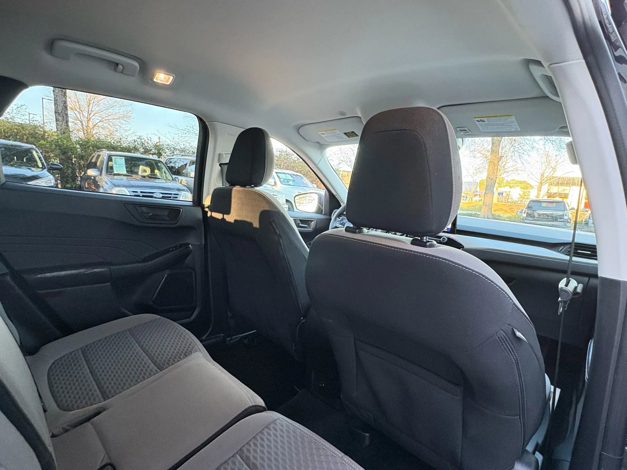 Used 2022 Ford Escape SE FWD image 14