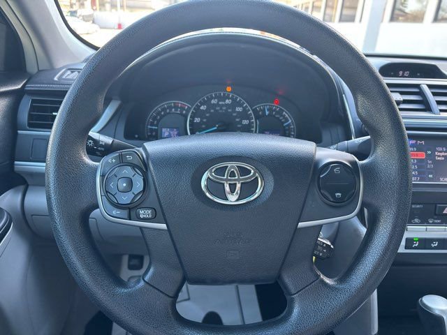 Used 2014 Toyota Camry LE image 23
