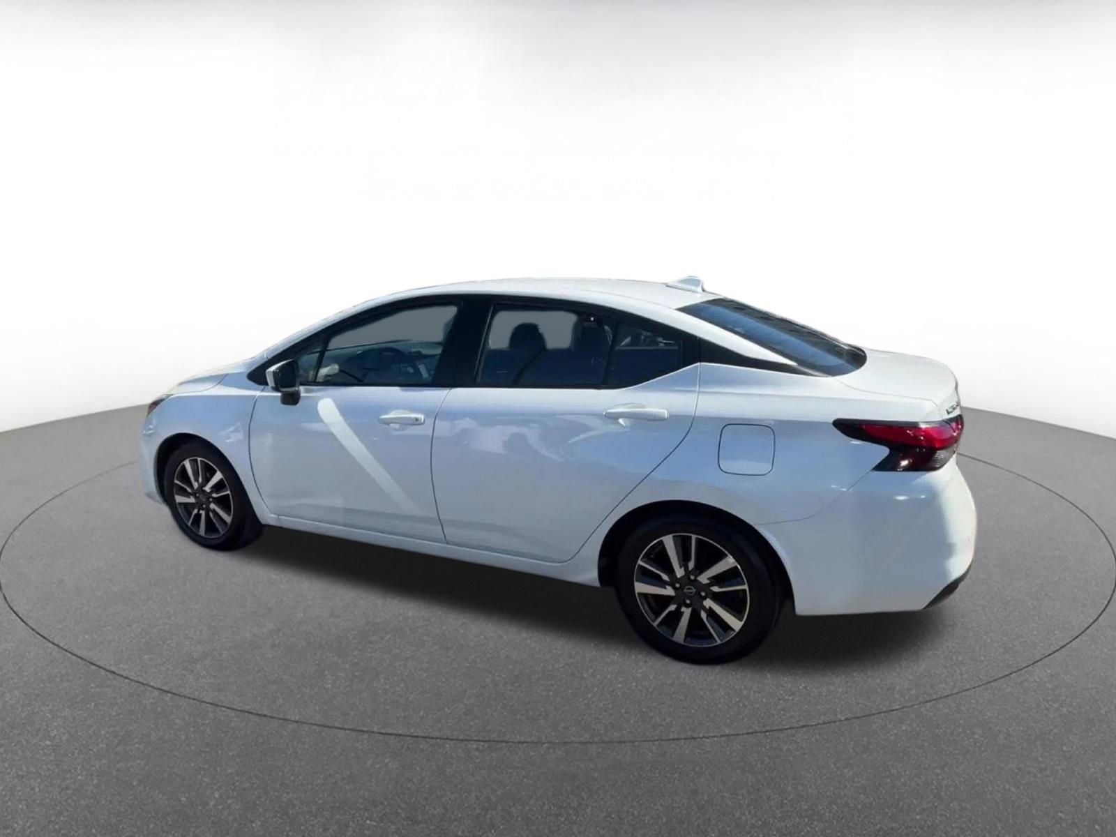 Used 2025 Nissan Versa SV FWD image 10