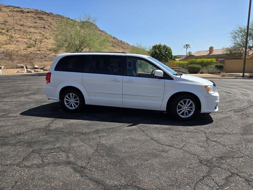 Used 2015 Dodge Grand Caravan SXT FWD image 4