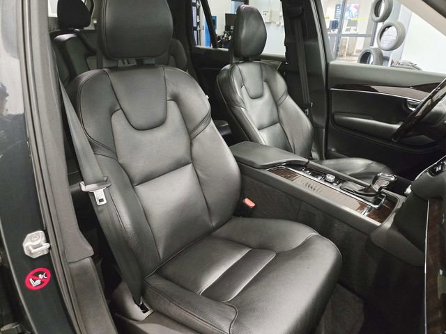 Used 2016 Volvo XC90 T6 Momentum w/ Momentum Plus Package image 16
