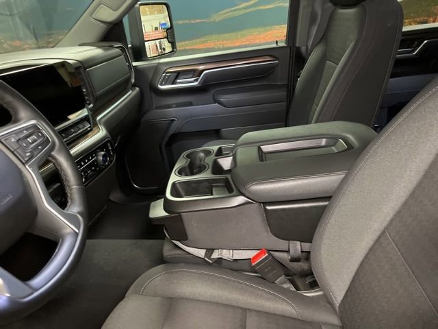 Used 2025 Chevrolet Silverado 2500 LT w/ Convenience Package image 32