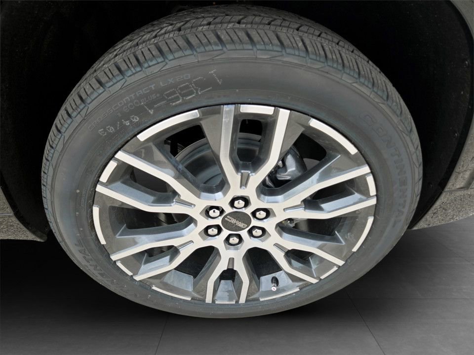 New 2026 GMC Acadia Denali Ultimate w/ LPO, Floor Liner Package AWD/4WD image 34