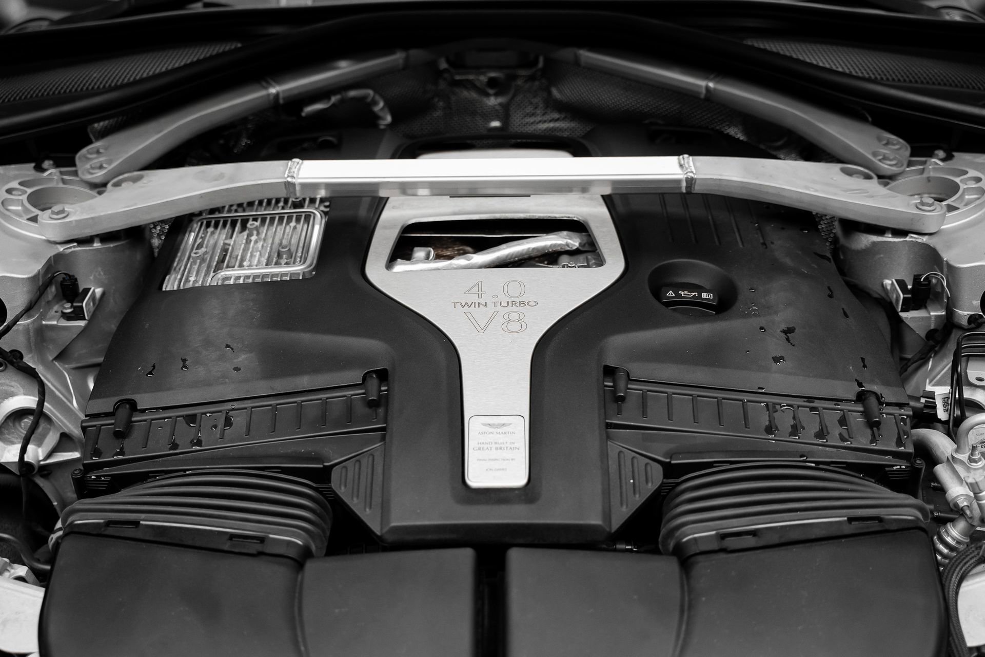 Used 2021 Aston Martin DBX AWD/4WD image 42