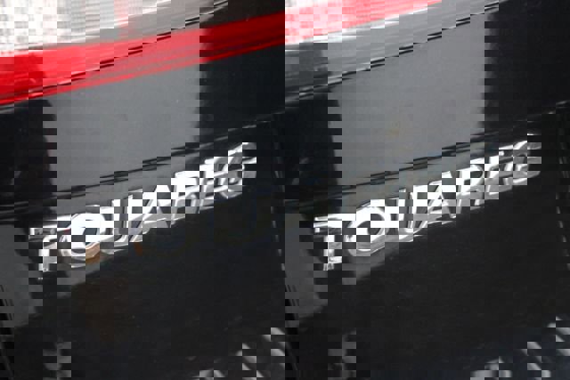 Used 2016 Volkswagen Touareg VR6 image 7