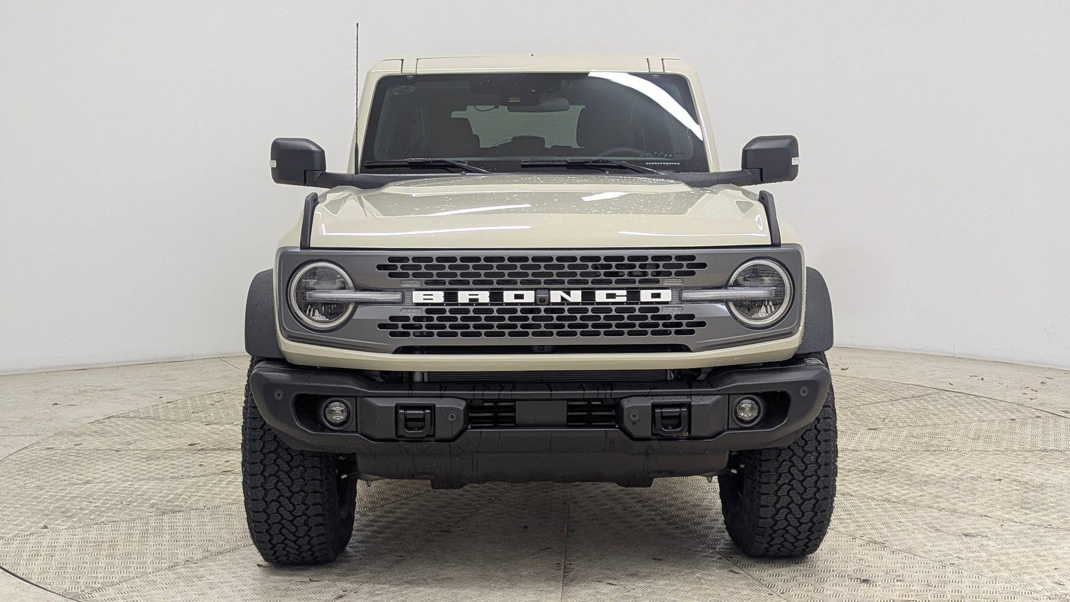 New 2025 Ford Bronco Badlands image 5