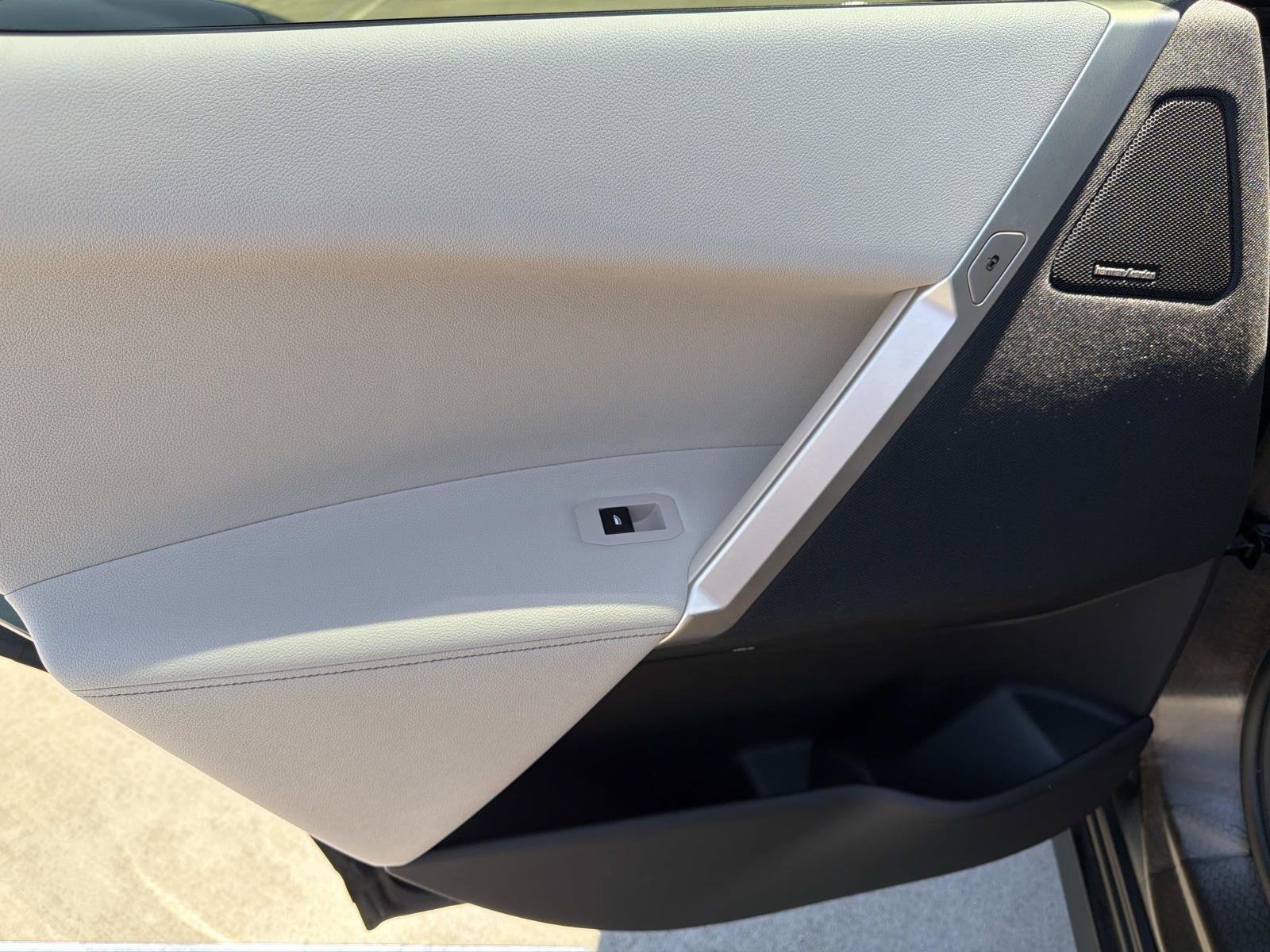 Certified 2025 BMW iX xDrive50 image 8