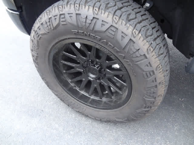 Used 2024 Chevrolet Silverado 1500 Custom AWD/4WD image 9