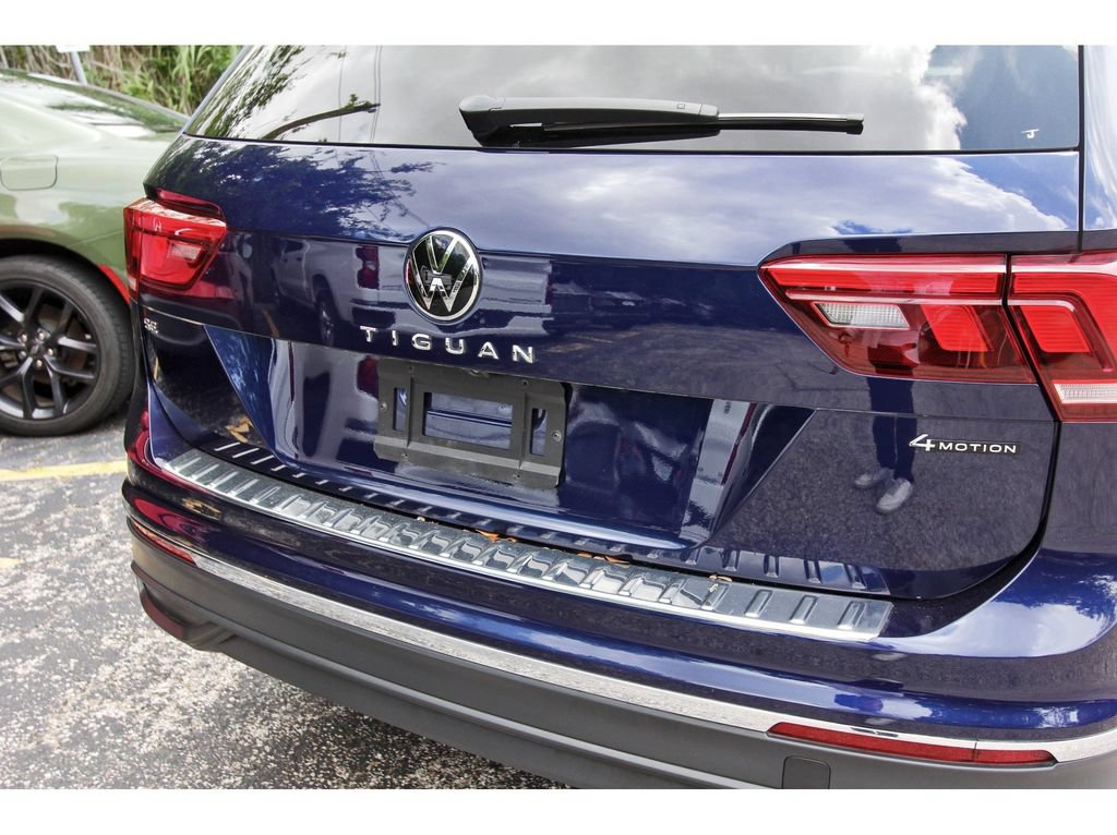 Used 2024 Volkswagen Tiguan SE w/ Panoramic Sunroof Package AWD/4WD image 5