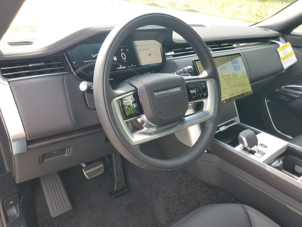 New 2026 Land Rover Range Rover Long Wheelbase SE AWD/4WD image 13