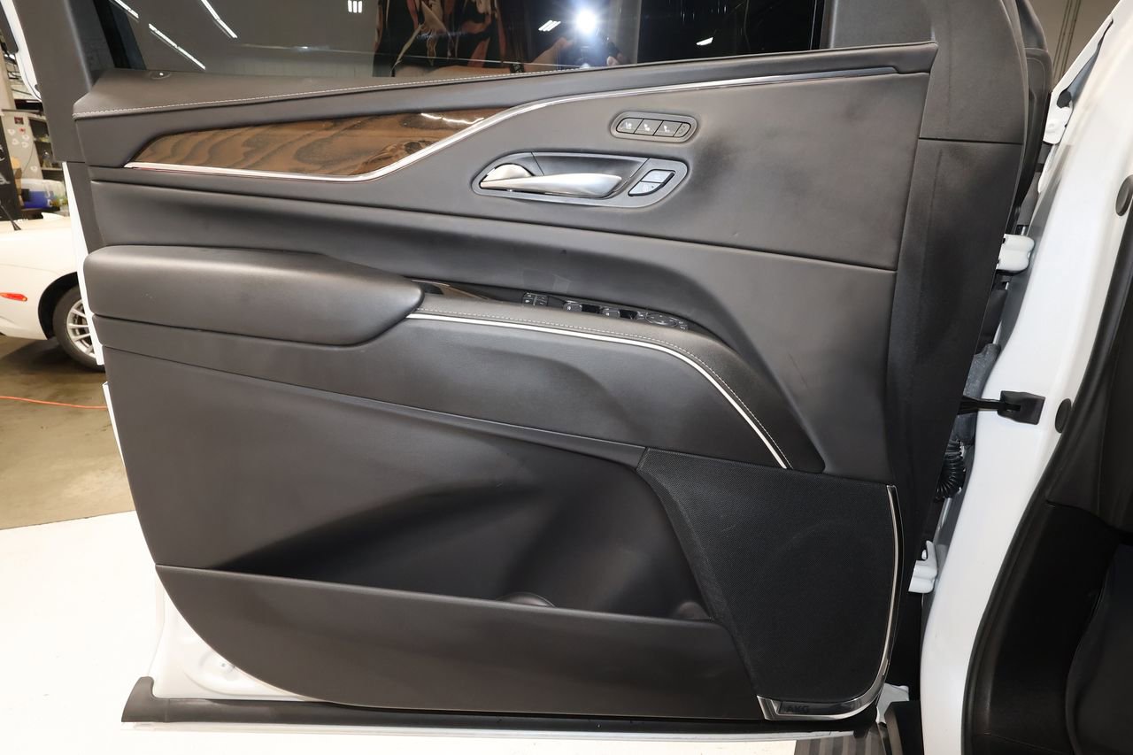 Certified 2024 Cadillac Escalade ESV Sport Platinum w/ LPO, ONYX Package AWD/4WD image 24