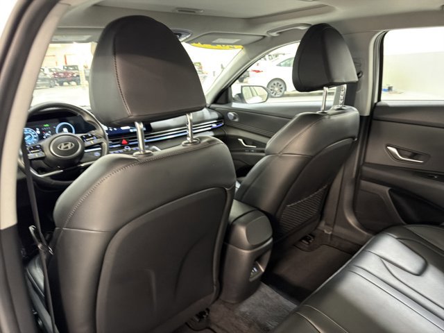 Used 2024 Hyundai Elantra Limited image 19