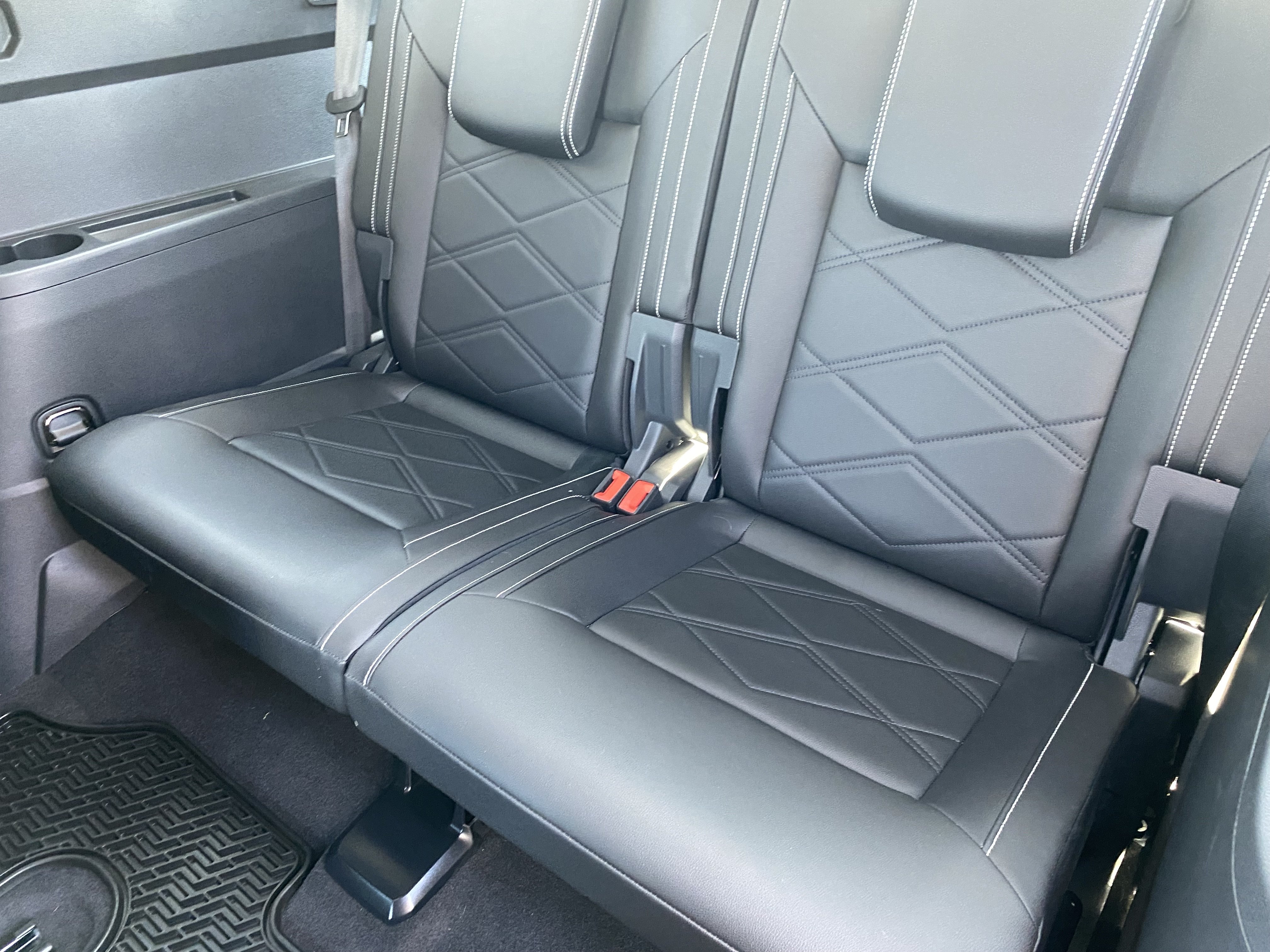 Used 2024 Volkswagen Atlas SE FWD image 16