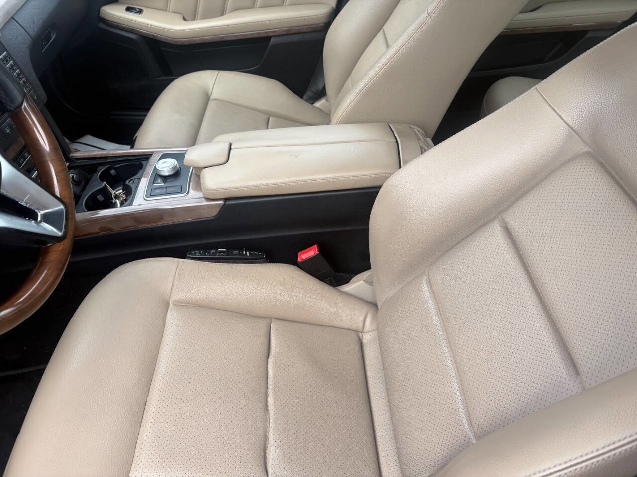 Used 2012 Mercedes-Benz E 350 Sedan w/ Lane Tracking Pkg image 17