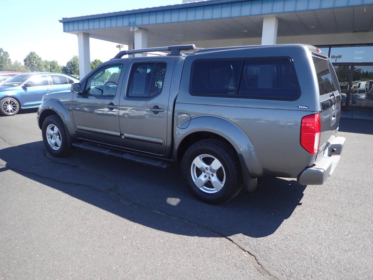 Used 2008 Nissan Frontier LE w/ Tow Hitch Pkg AWD/4WD image 3