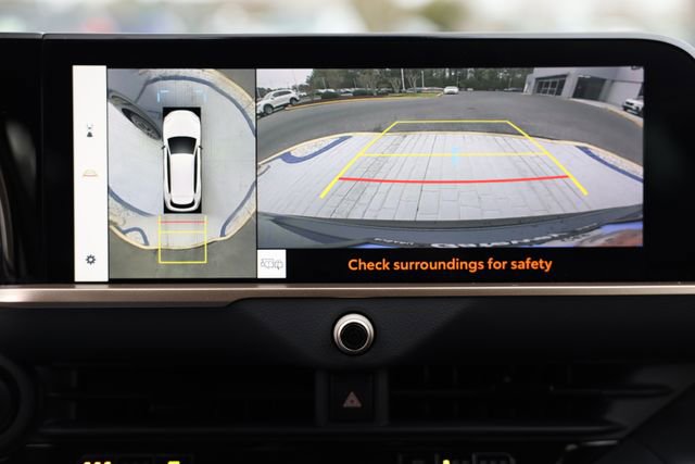 Used 2025 Toyota Crown Signia w/ Advanced Technology Package AWD/4WD image 28