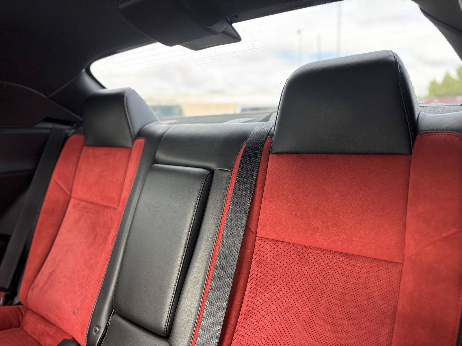 Used 2017 Dodge Challenger R/T Scat Pack w/ Leather Interior Group RWD image 16