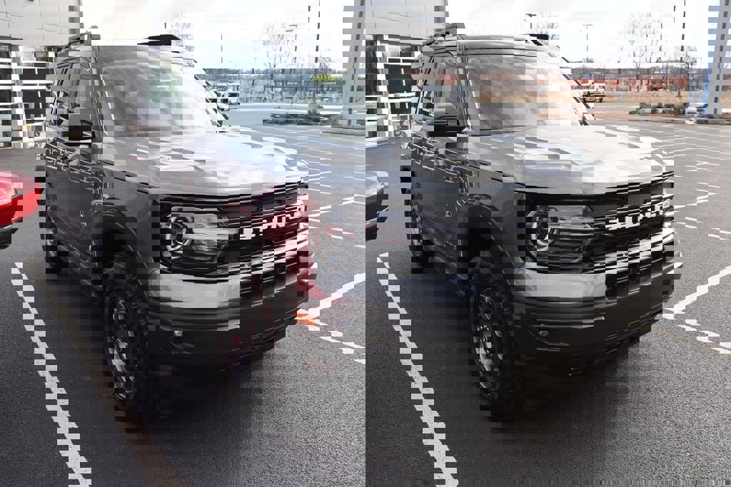 Used 2024 Ford Bronco Sport Outer Banks image 2