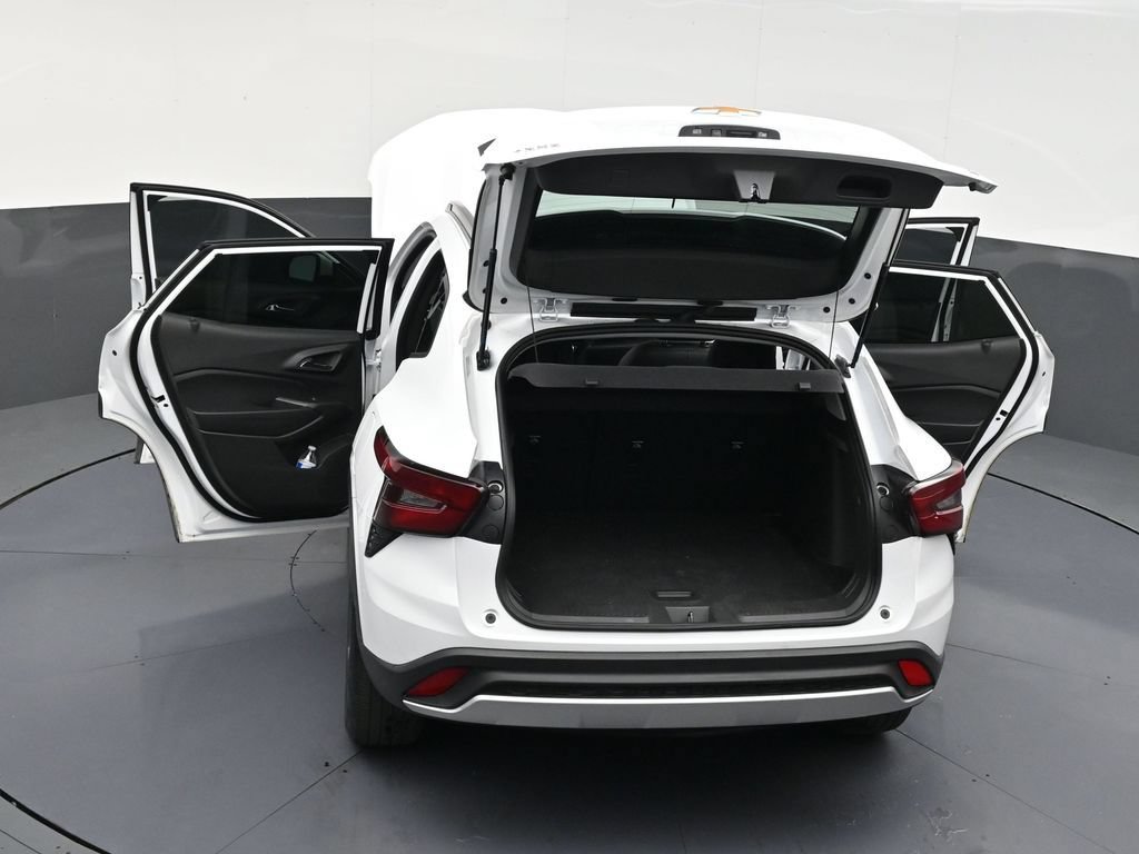 Used 2024 Chevrolet Trax LT FWD image 29