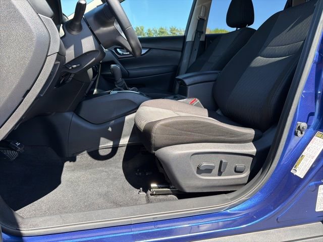 Used 2019 Nissan Rogue SV image 14