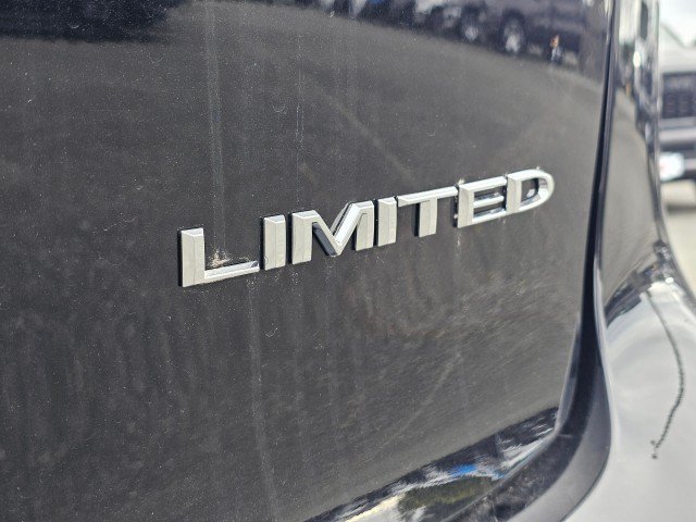 New 2026 Chrysler Pacifica Limited FWD image 17
